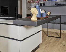 NK28028 Nova Lack   Platingrau   Manhattan   Eiche Nero